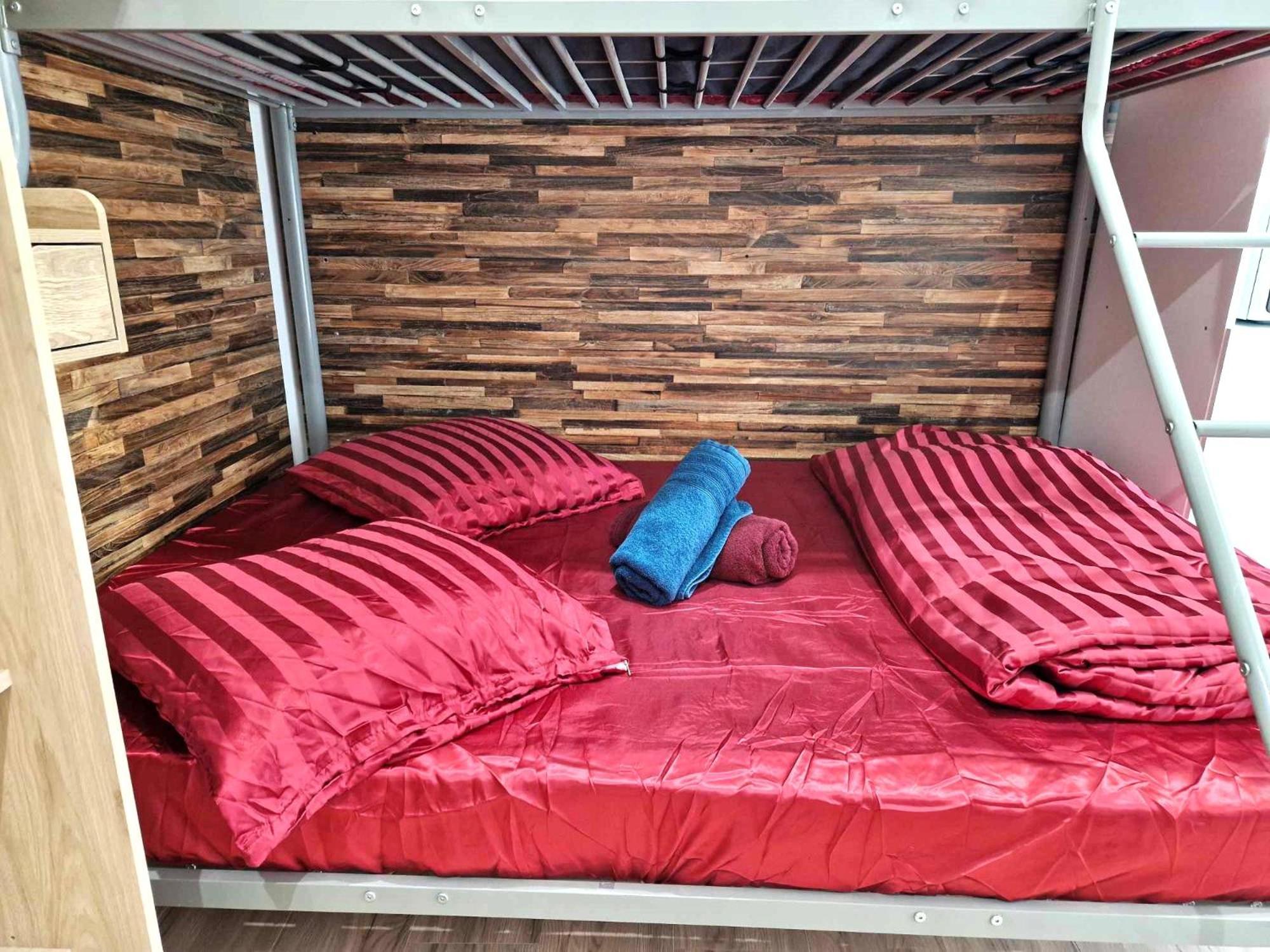 09 - Joli Studio Avec 2 Lits, Logement Tout Equipe Pour 1, 2 Ou 3 Personnes Maximum, Vue Sur Parc Arbore, Parking Privatif Gratuit, Grand Fourgon Possible, Tout Le Linge De Maison Est Fourni Razac-sur-lʼIsle Exterior foto